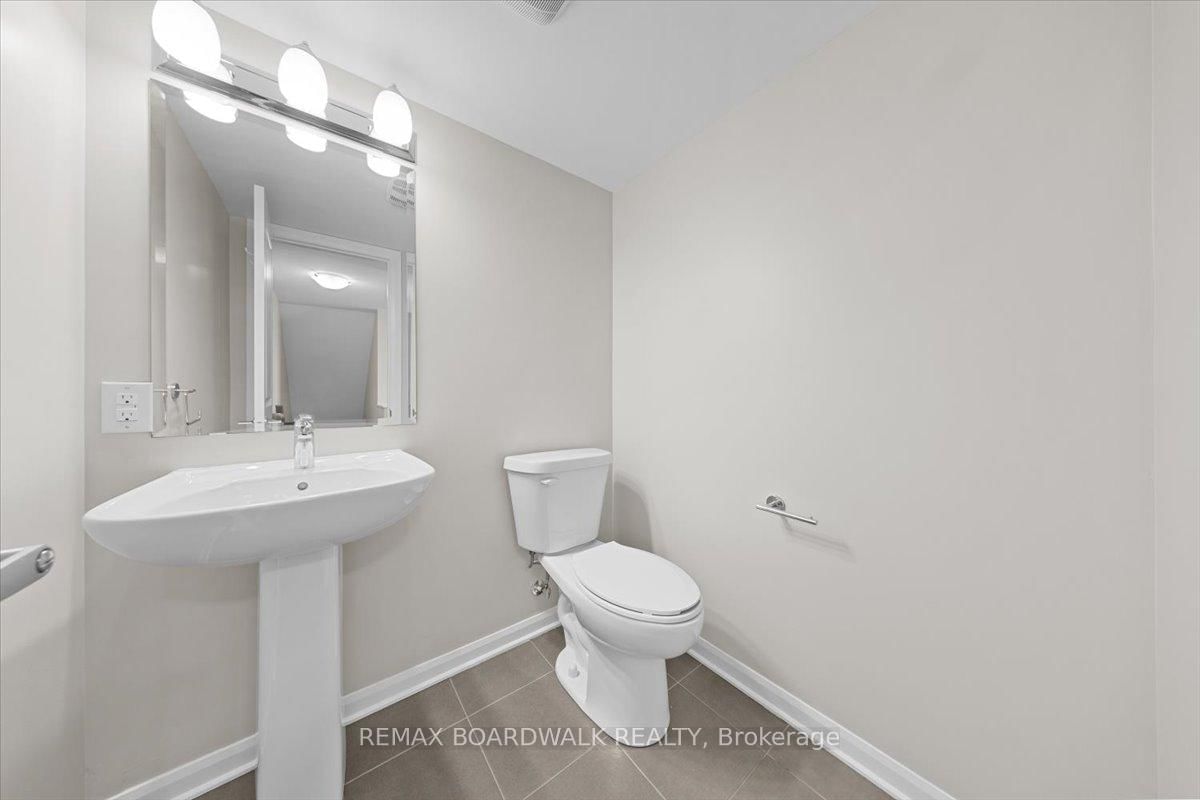 709 Amberwing Private, Unit B - Photo 12