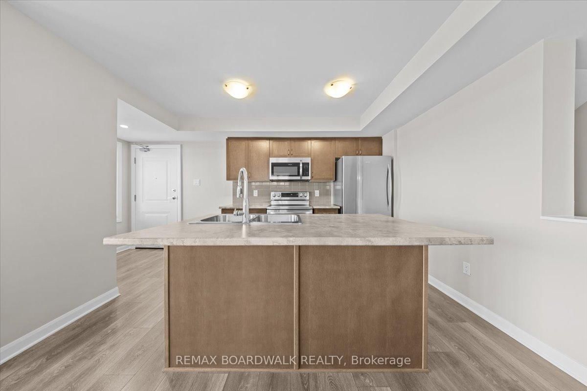 709 Amberwing Private, Unit B - Photo 4