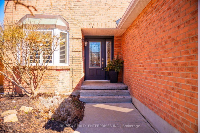 23 Cowan Boulevard
