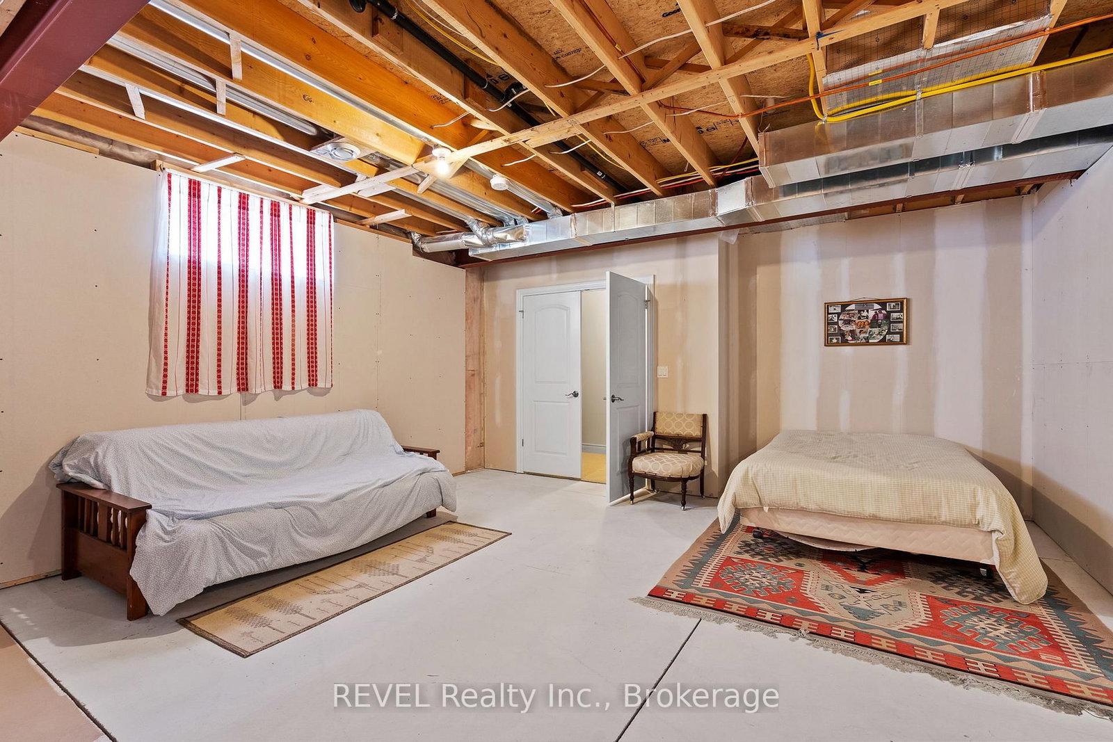32 Magnolia Lane • Welland, ON photo 21