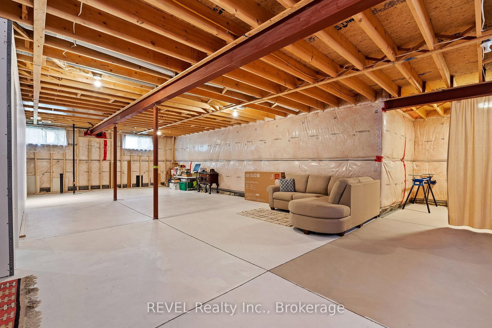32 Magnolia Lane • Welland, ON photo 22