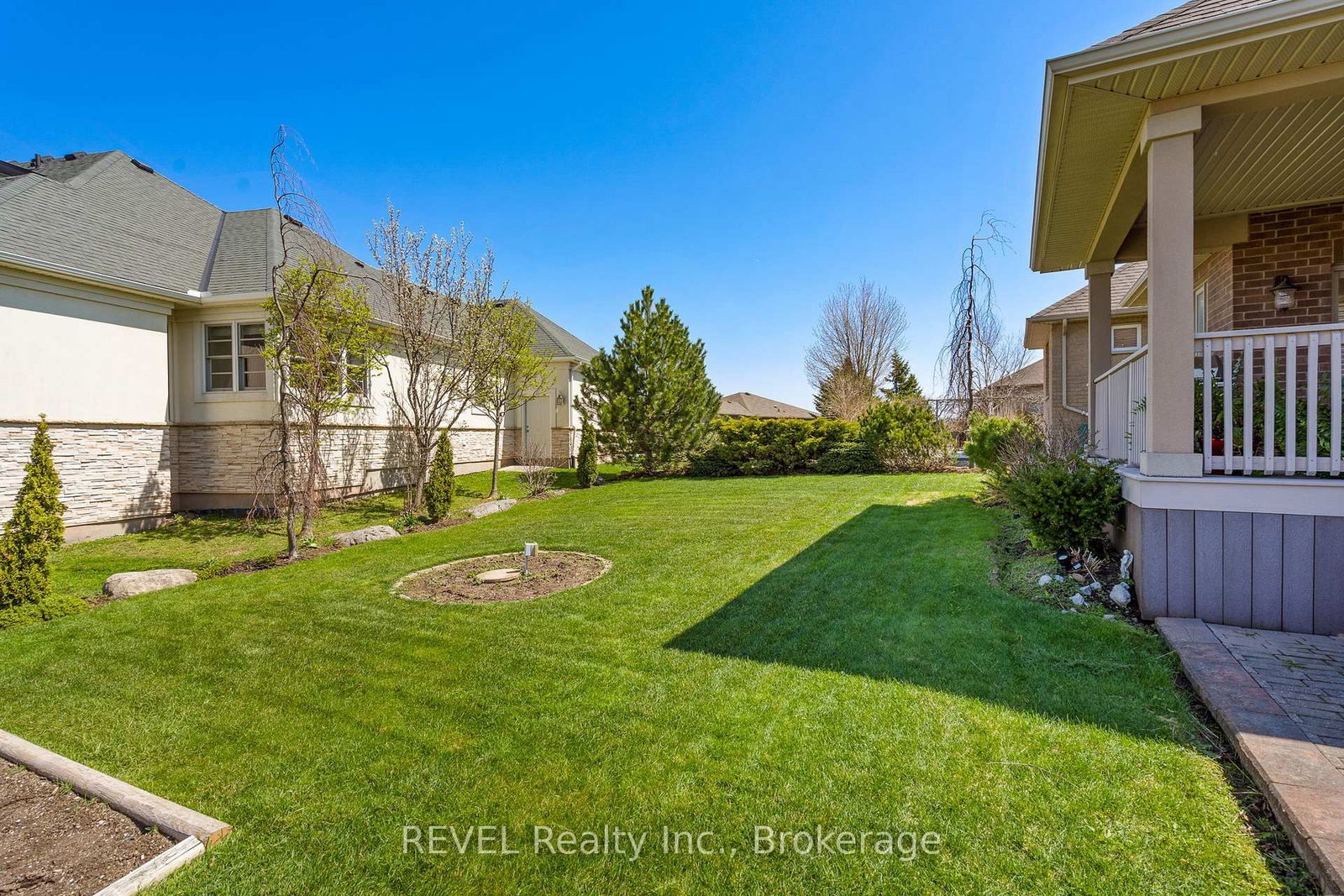 32 Magnolia Lane • Welland, ON photo 30