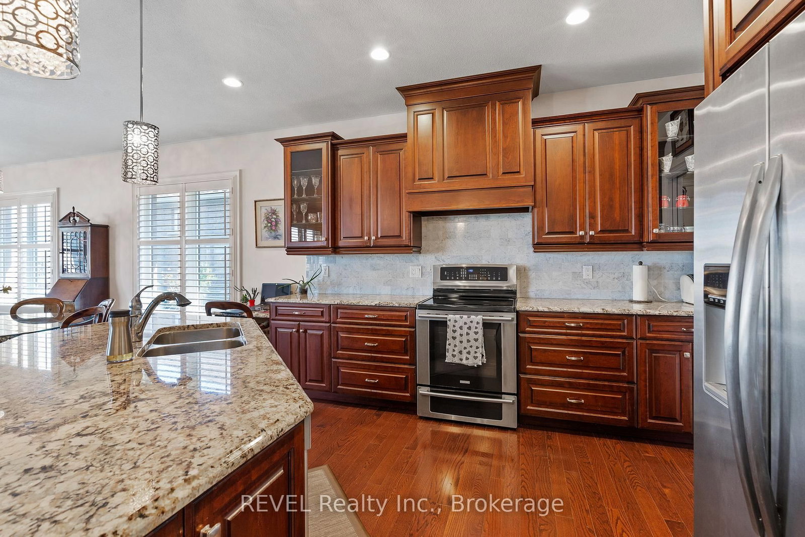 32 Magnolia Lane • Welland, ON photo 9