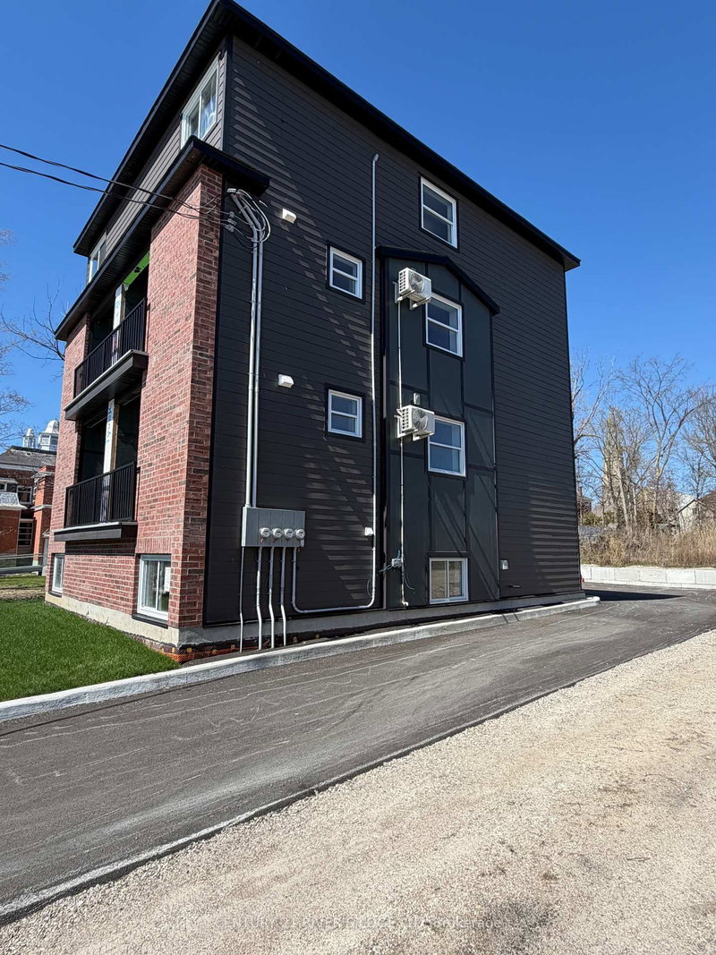 131 Gore Street E