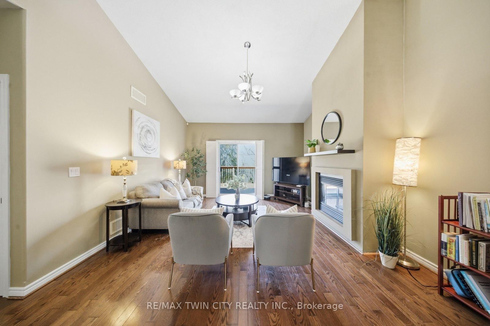 24 Hardy Road, Unit 13 - Photo 7