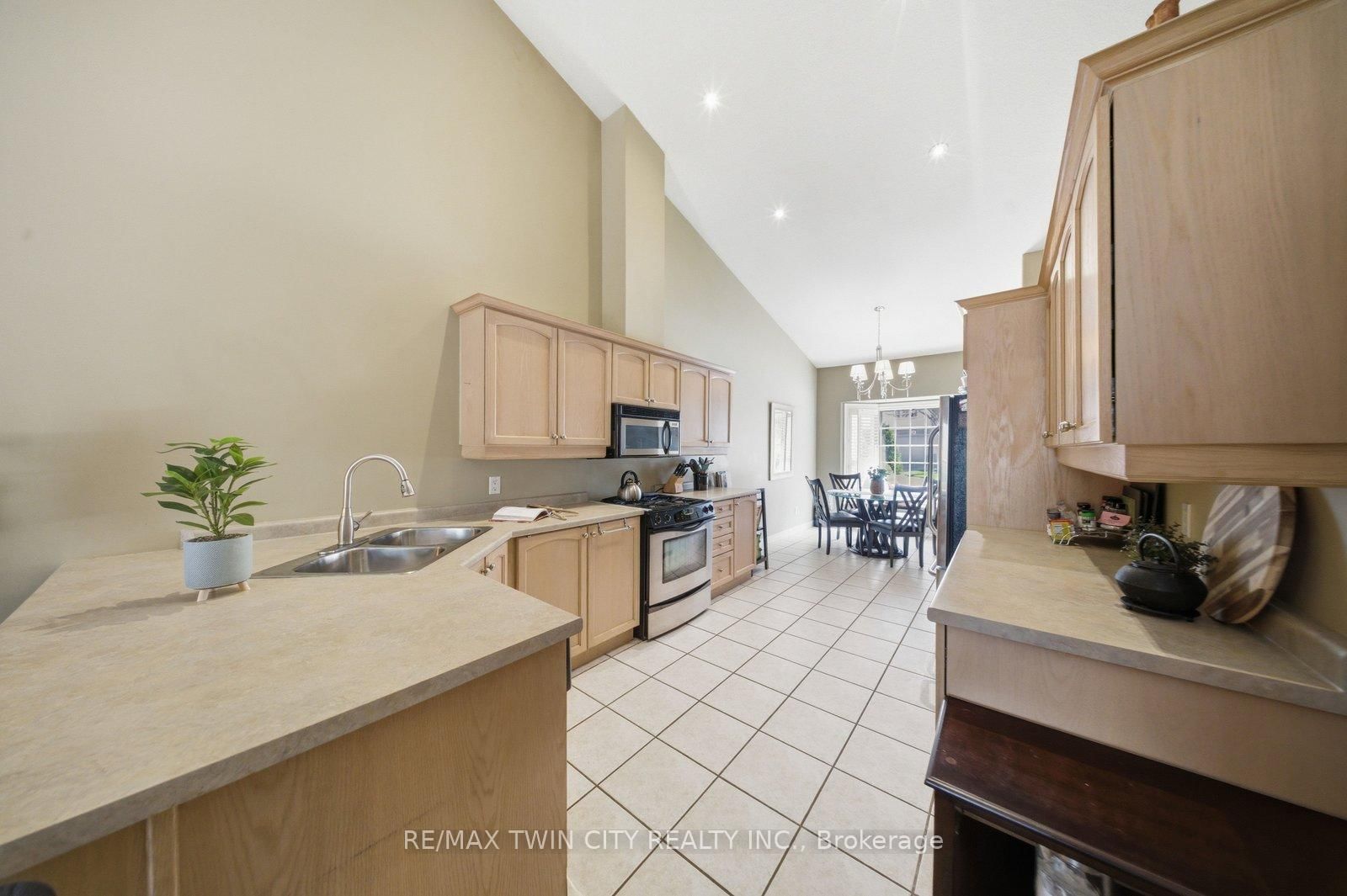 24 Hardy Road, Unit 13 - Photo 9