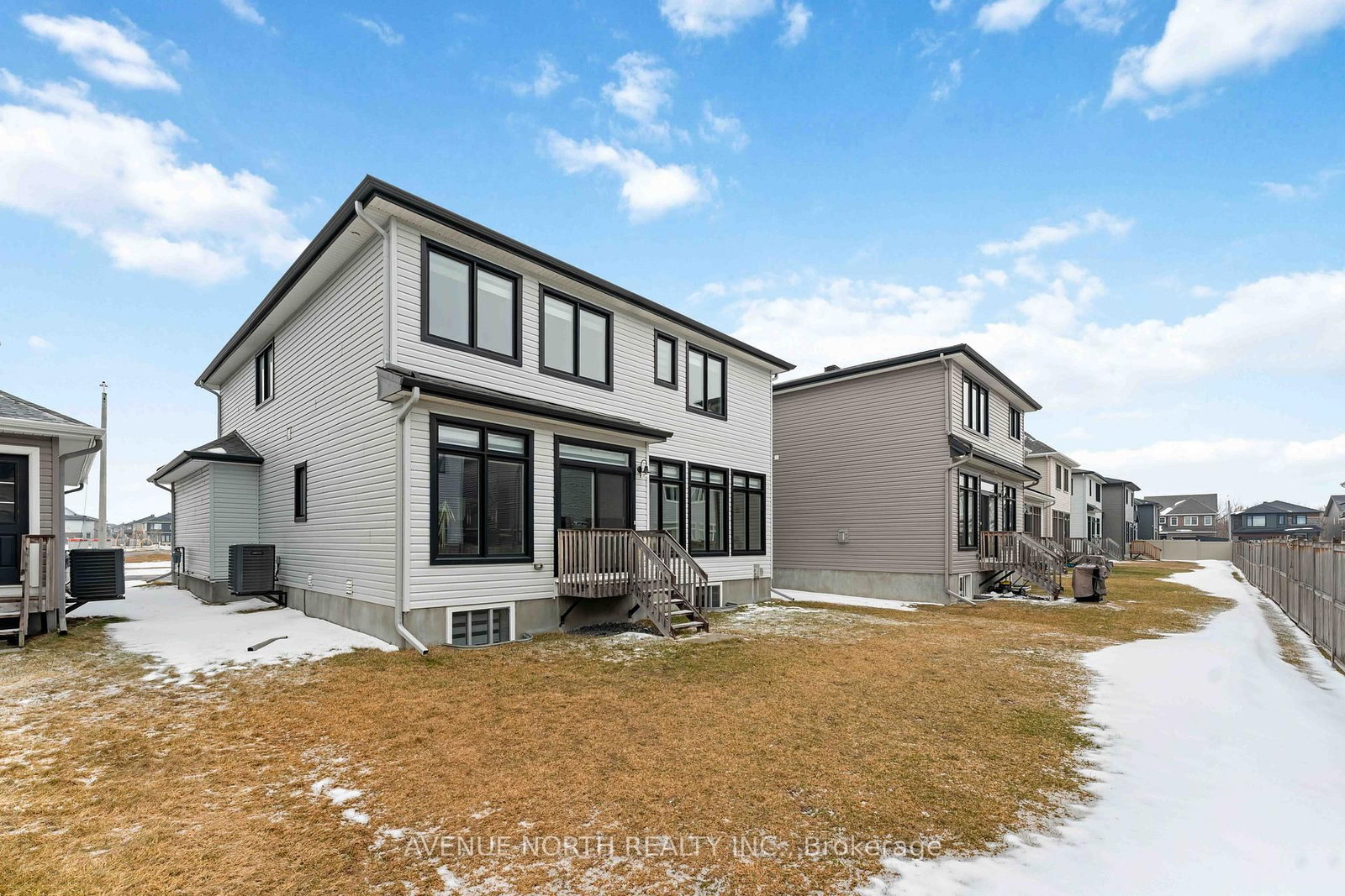 711 Moonflower Crescent - Photo 43