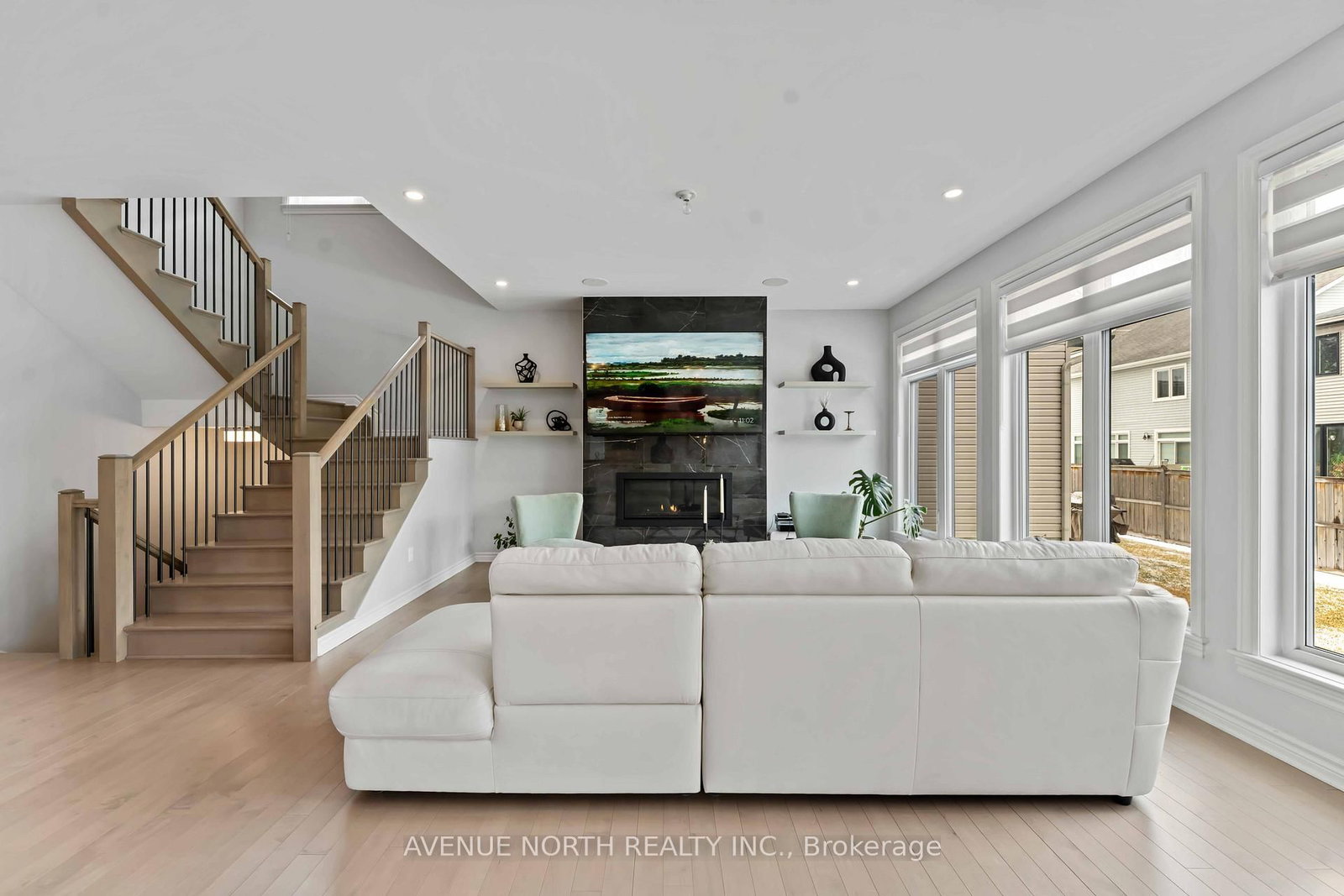 711 Moonflower Crescent - Photo 6