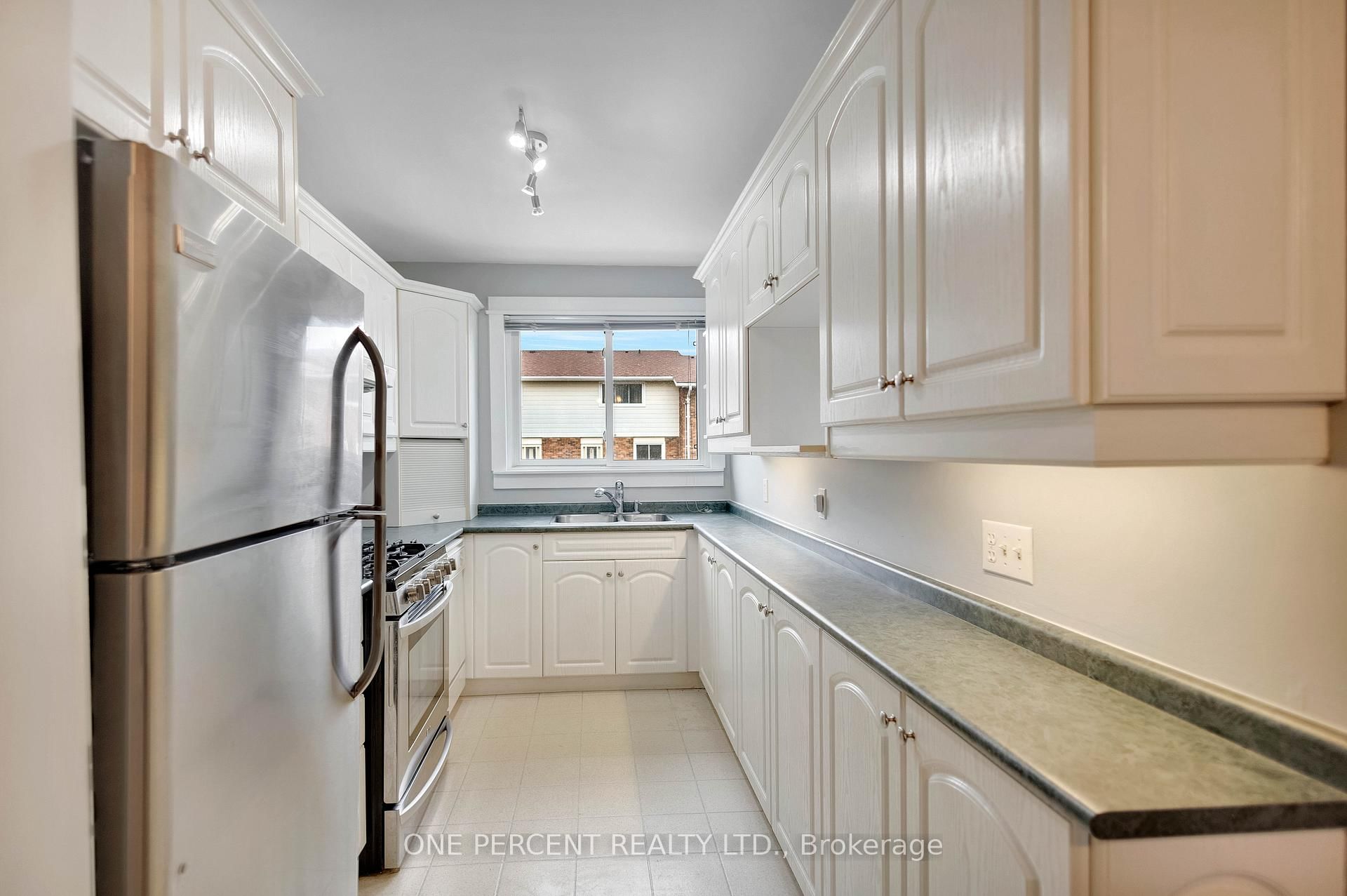 32 Montclair Crescent