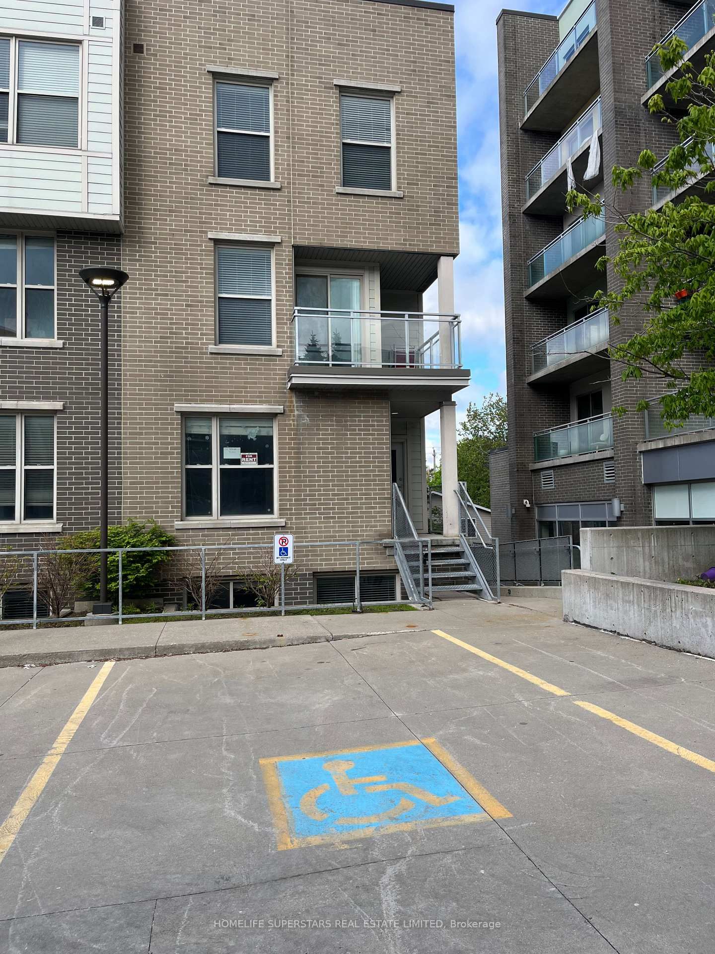 62 Balsam Street N, Unit T101