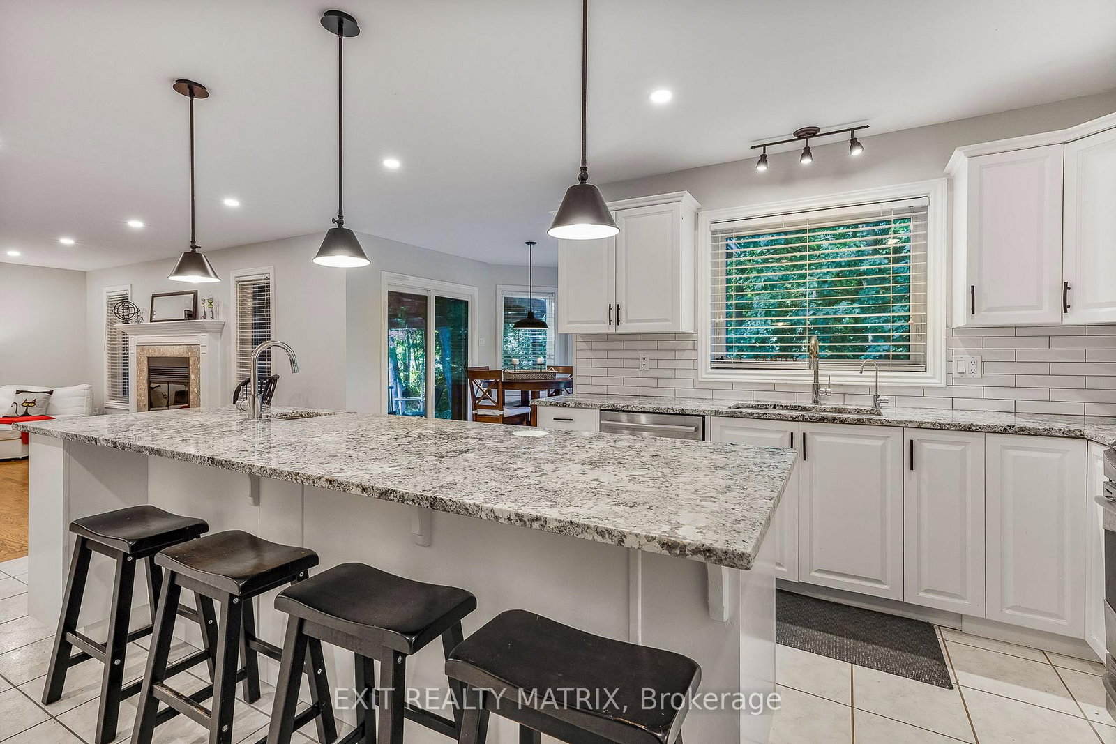 6343 Deermeadow Drive • Ottawa, ON photo 15