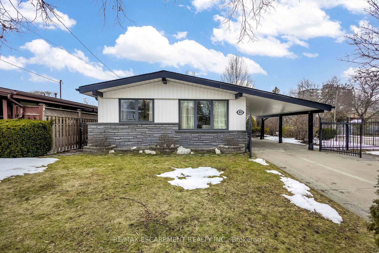 Detached House for sale at 85 Ranchdale Drive, Hamilton, Ontario, L8V 2L9 - Thorner - MLS: X13054974
