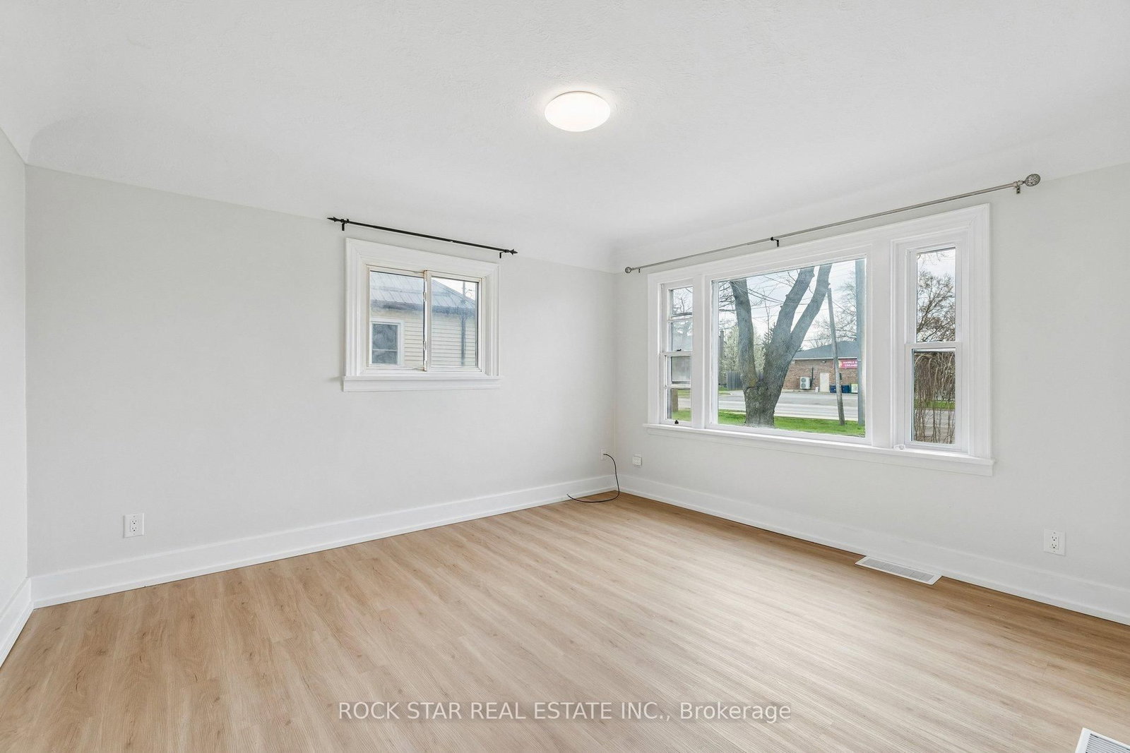 428 THOROLD Road - Photo 18