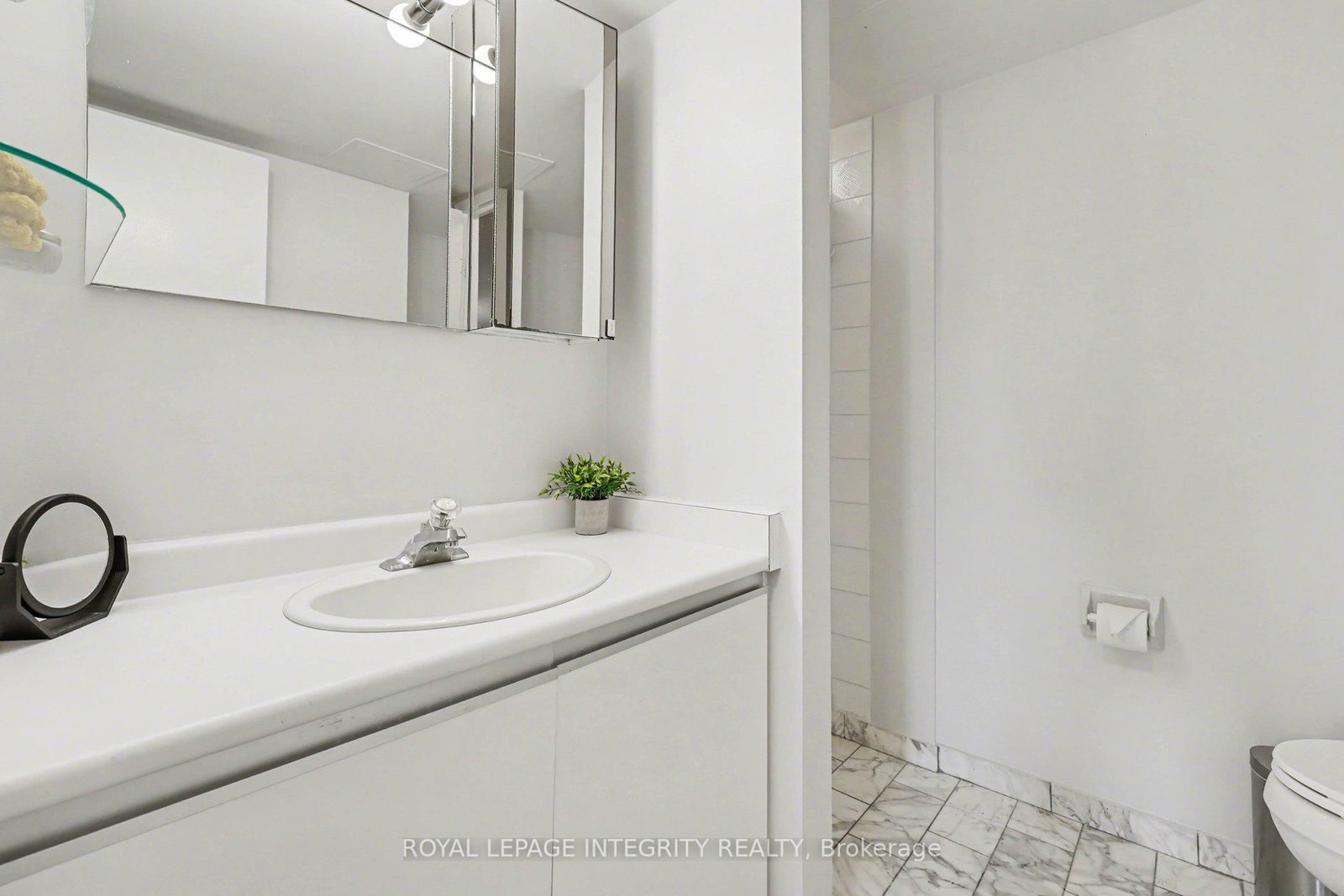 1025 Grenon Avenue, Unit 928 - Photo 17