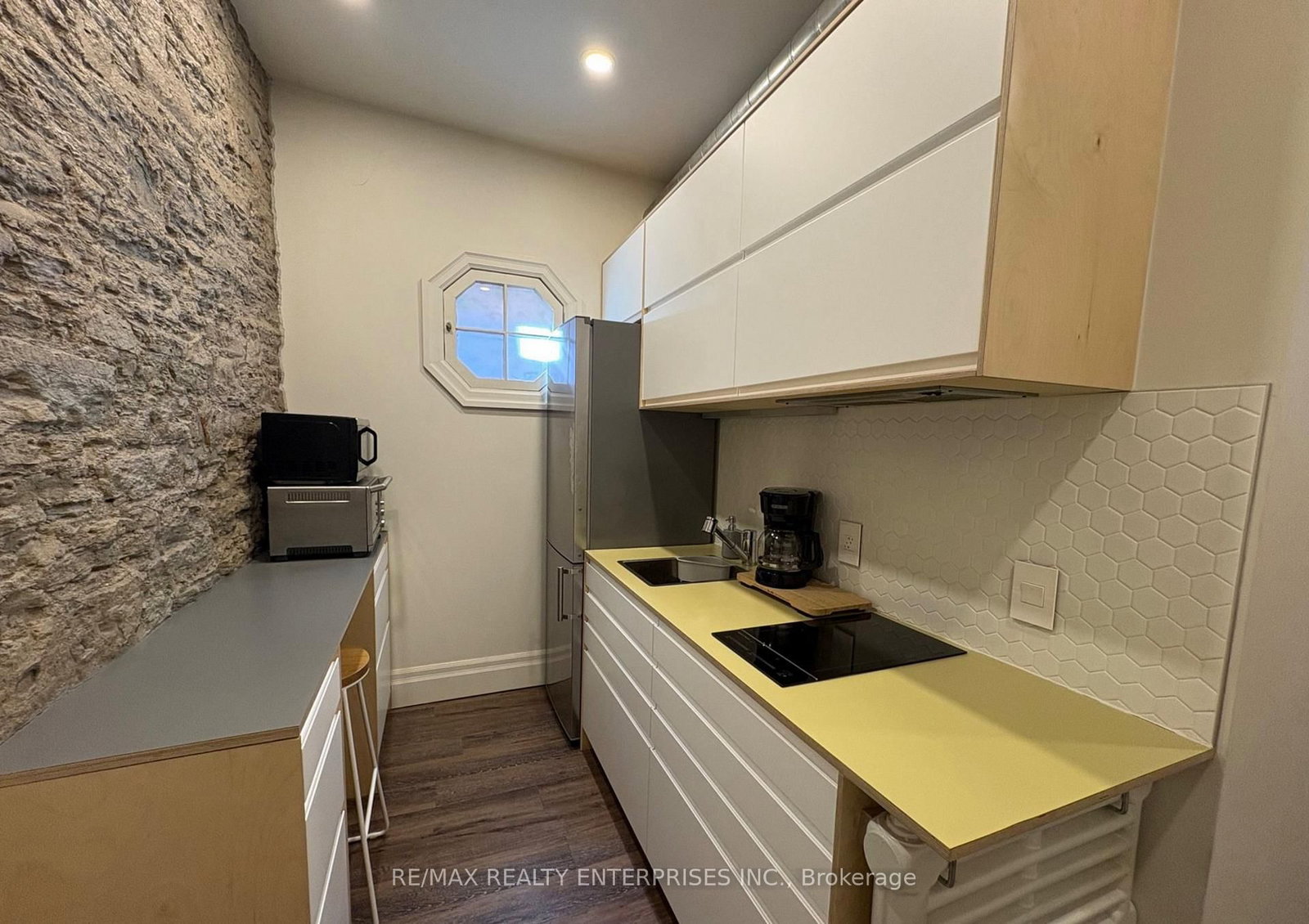 156 James Street S, Unit 3 - Photo 14