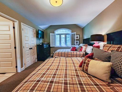 3876 MUSKOKA ROAD 118 • #Sandfield 2, Week 10 • Muskoka Lakes, ON photo 17