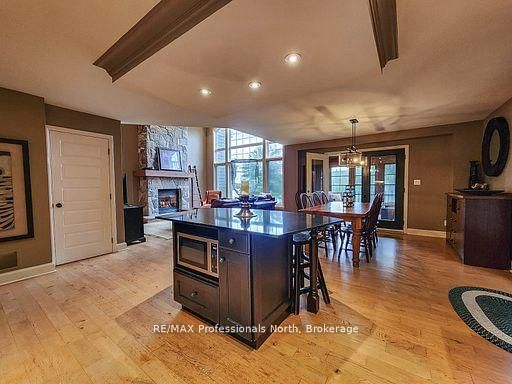 3876 MUSKOKA ROAD 118 • #Sandfield 2, Week 10 • Muskoka Lakes, ON photo 30