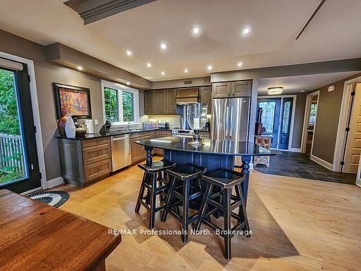 3876 MUSKOKA ROAD 118 • #Sandfield 2, Week 10 • Muskoka Lakes, ON photo 31