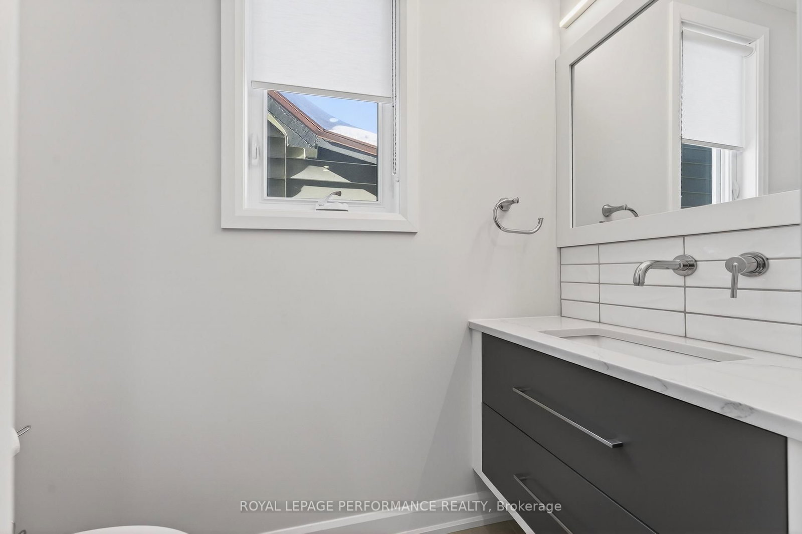 155 Buell Street, Unit B - Photo 20