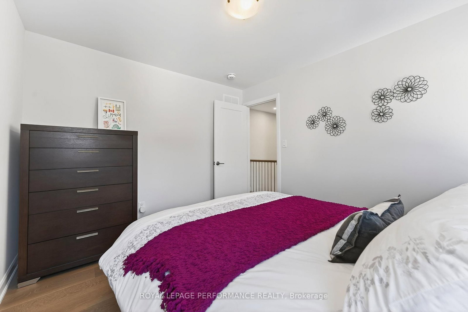 155 Buell Street, Unit B - Photo 32