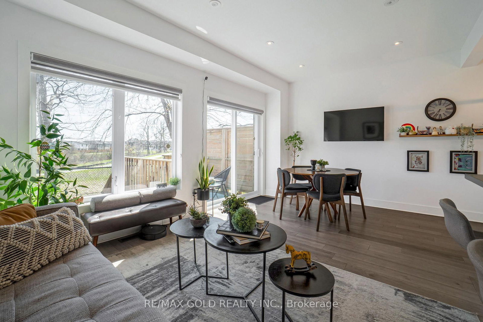 2621 Holbrook Drive, Unit 8 - Photo 4