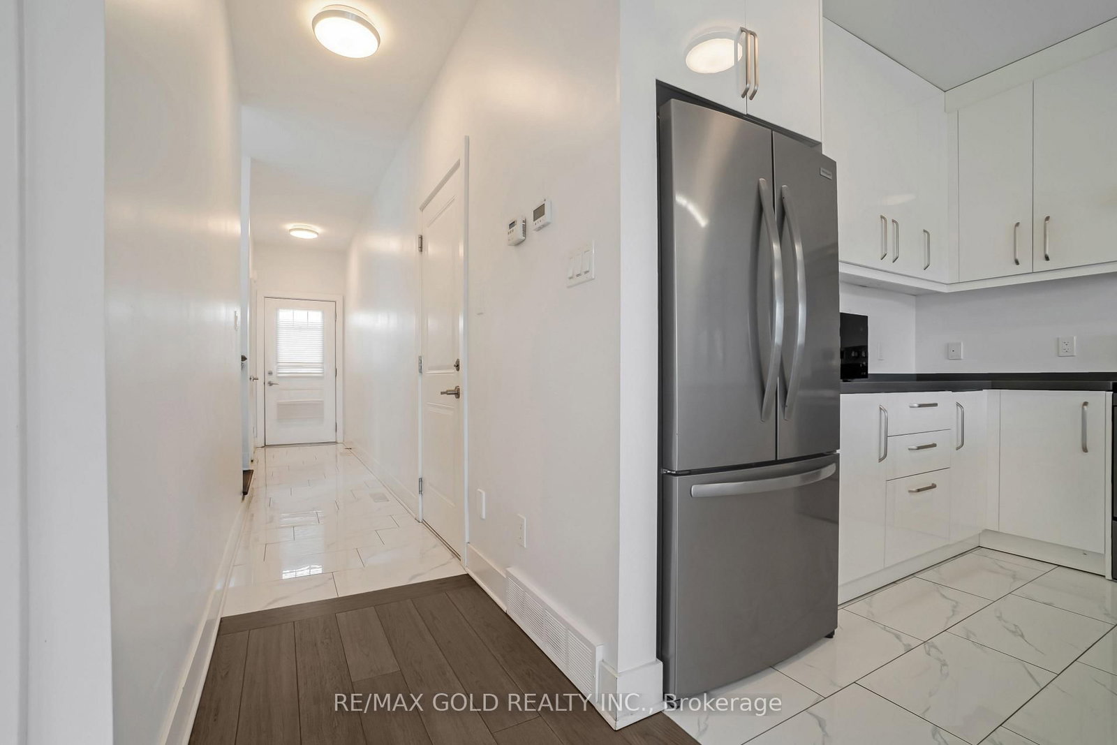 2621 Holbrook Drive, Unit 8 - Photo 8