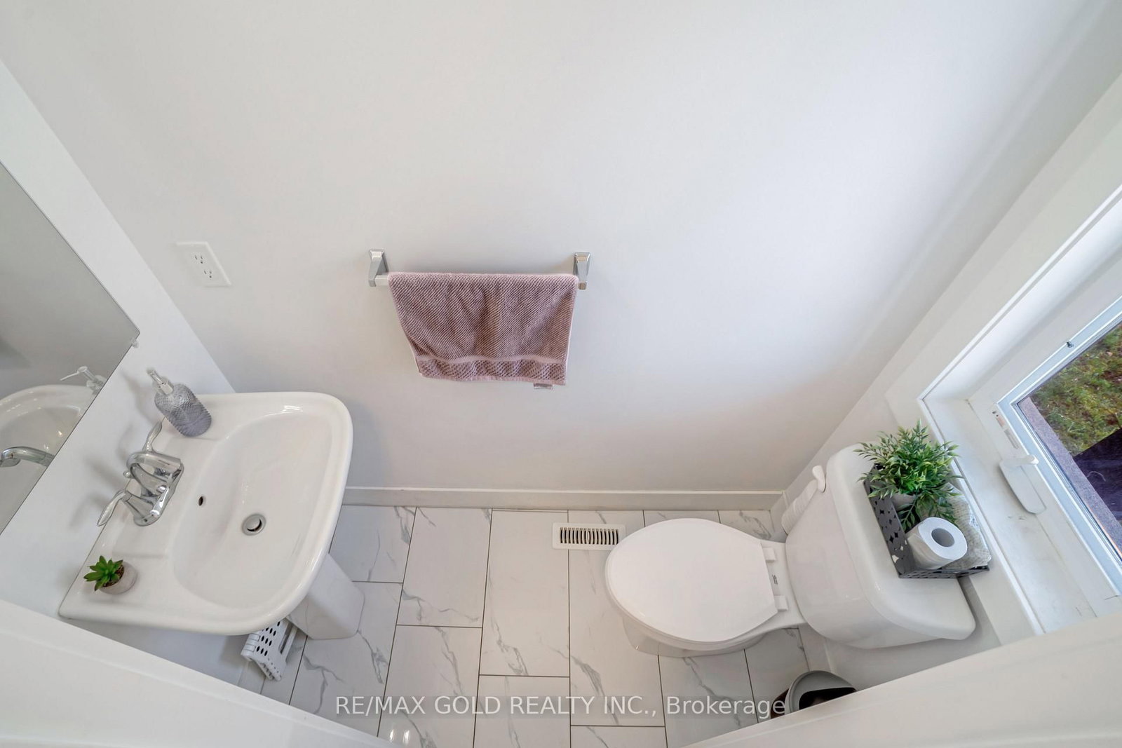 2621 Holbrook Drive, Unit 8 - Photo 9