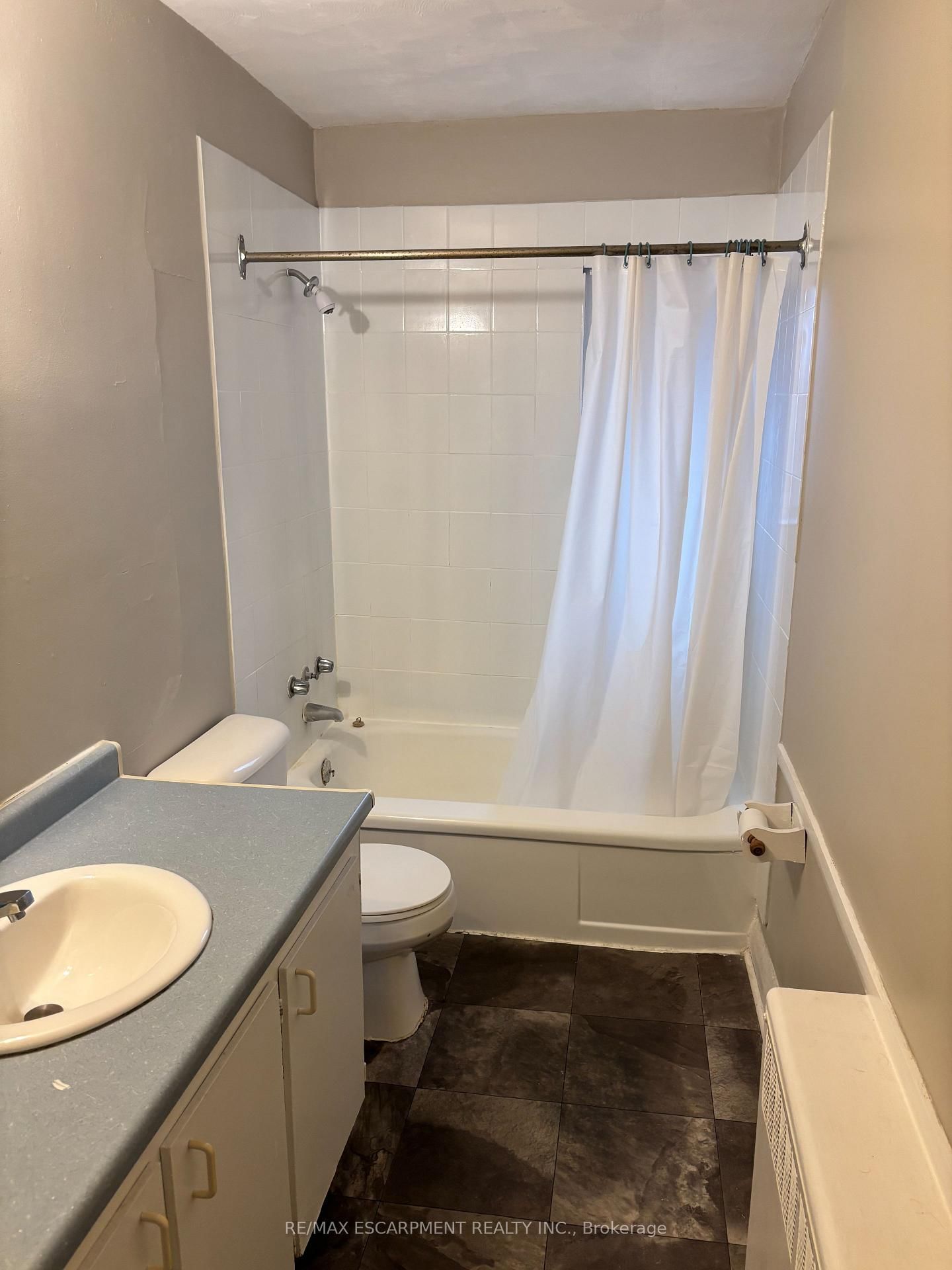 5473 Ontario Avenue, Unit 5