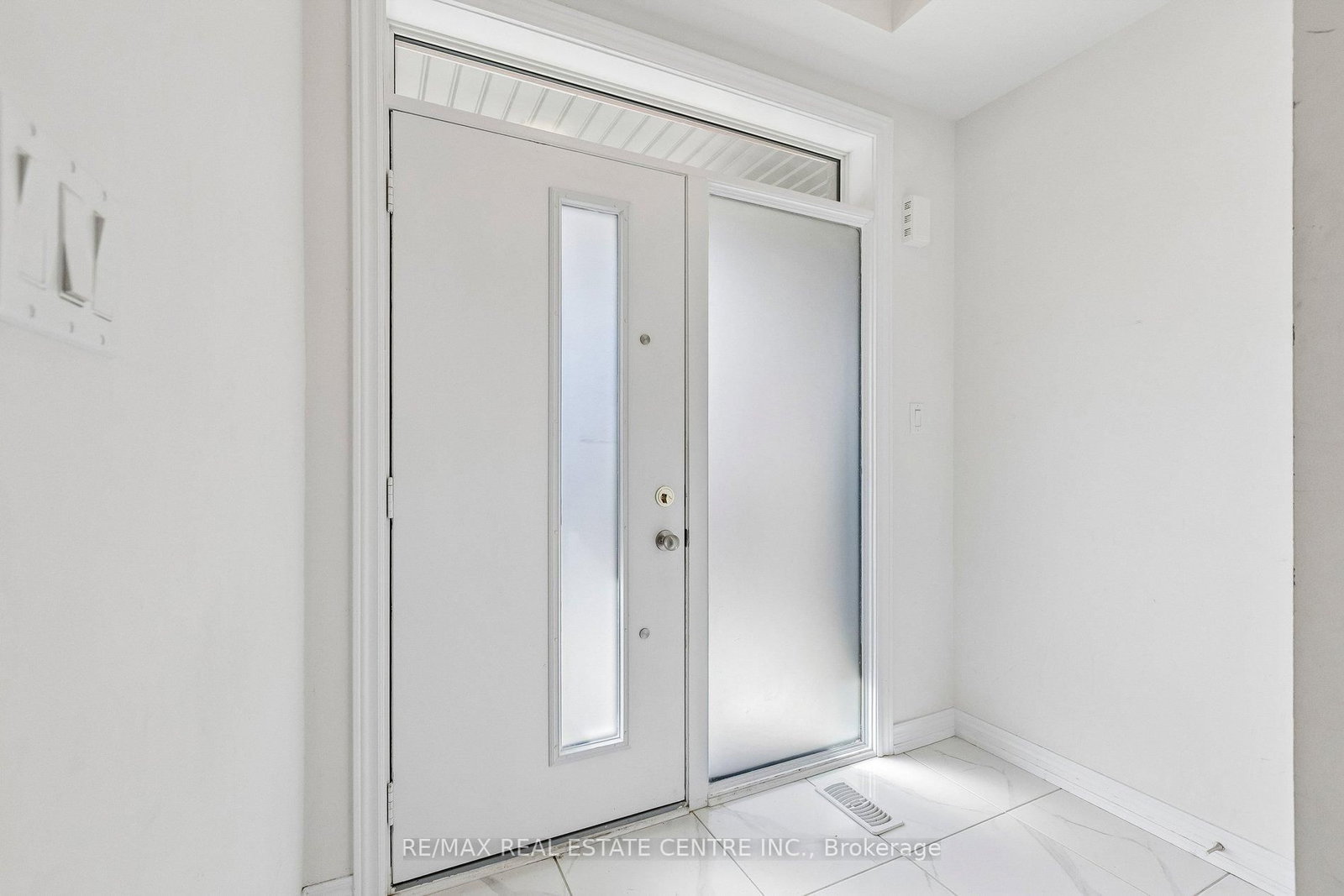 166 Deerpath Drive, Unit 52 - Photo 5