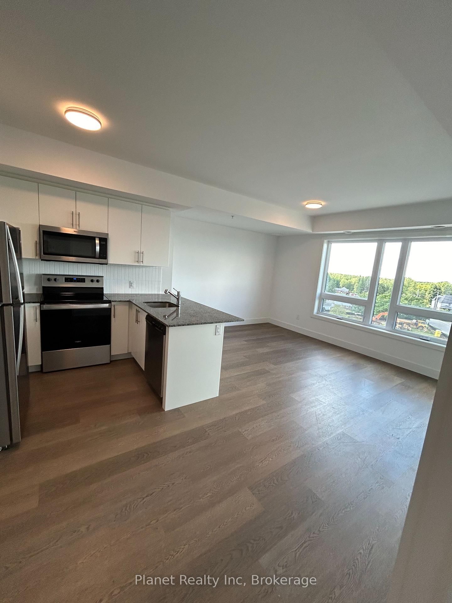 26 Lowes Road W, Unit 611 - Photo 12