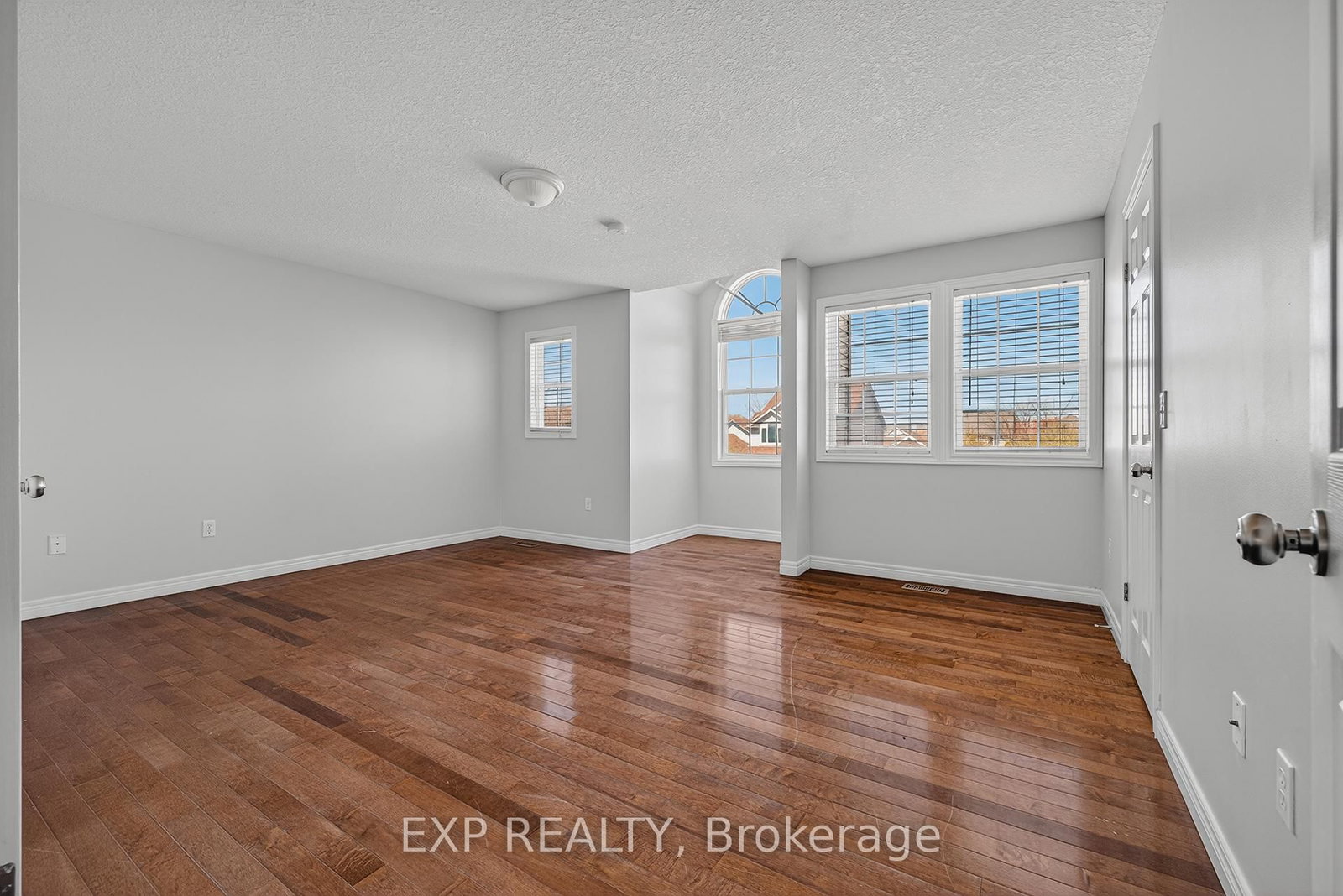 19 Sinclair Street • Guelph, ON photo 15