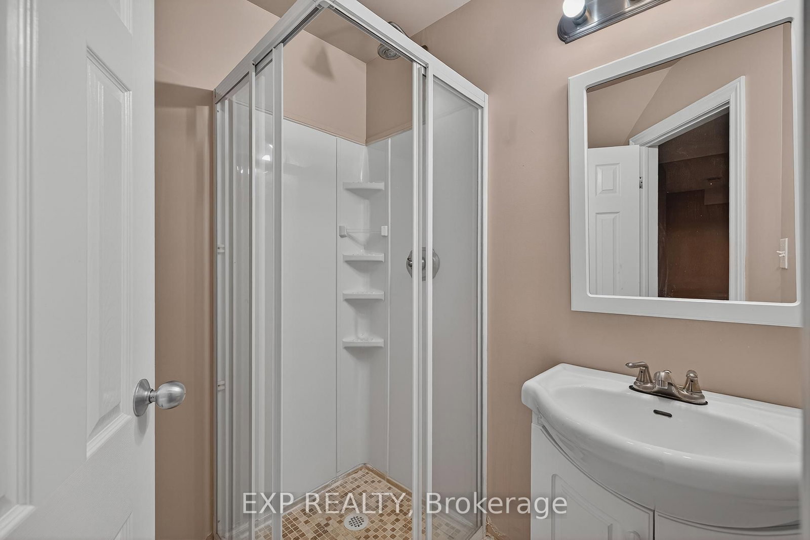 19 Sinclair Street • Guelph, ON photo 28
