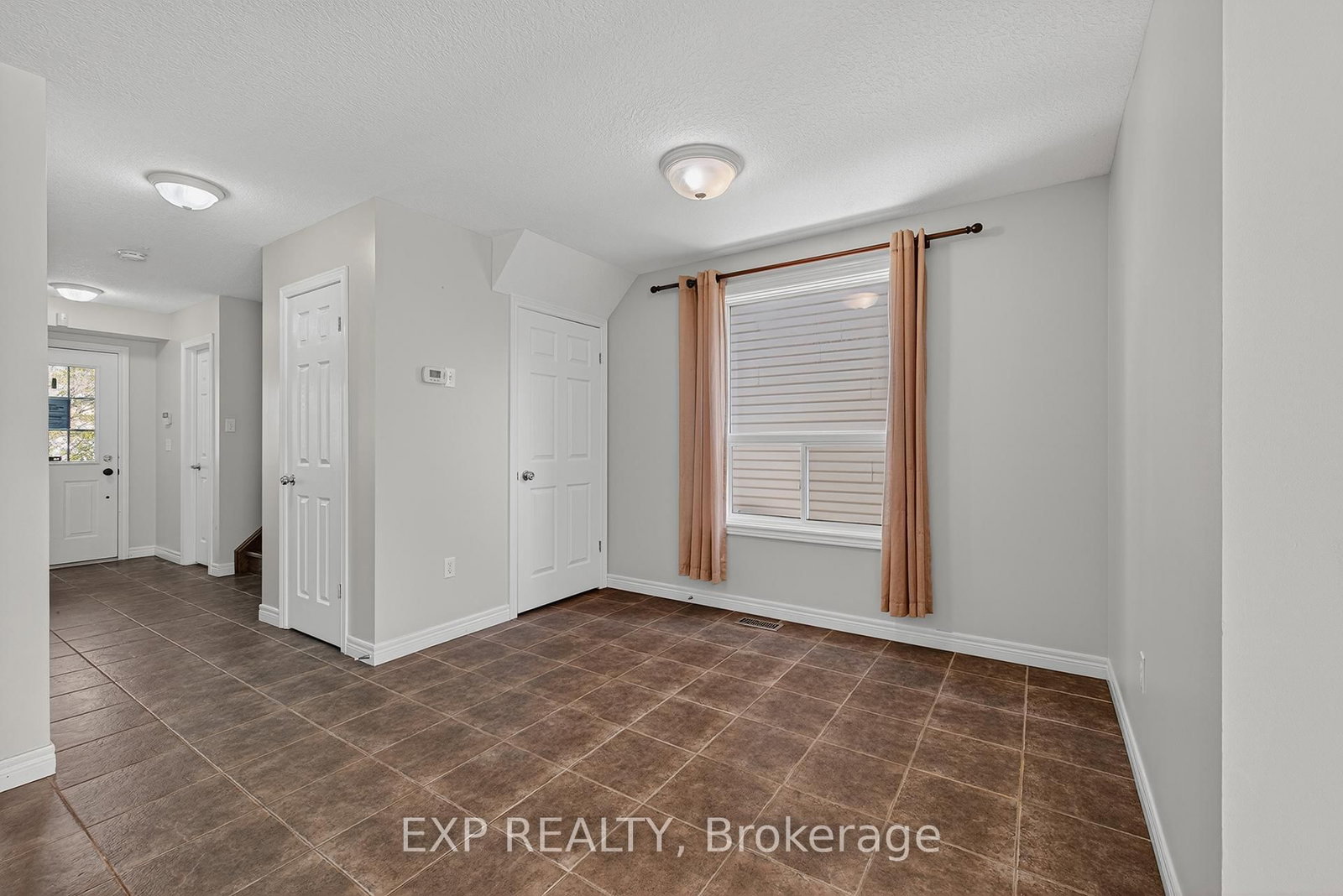 19 Sinclair Street • Guelph, ON photo 8