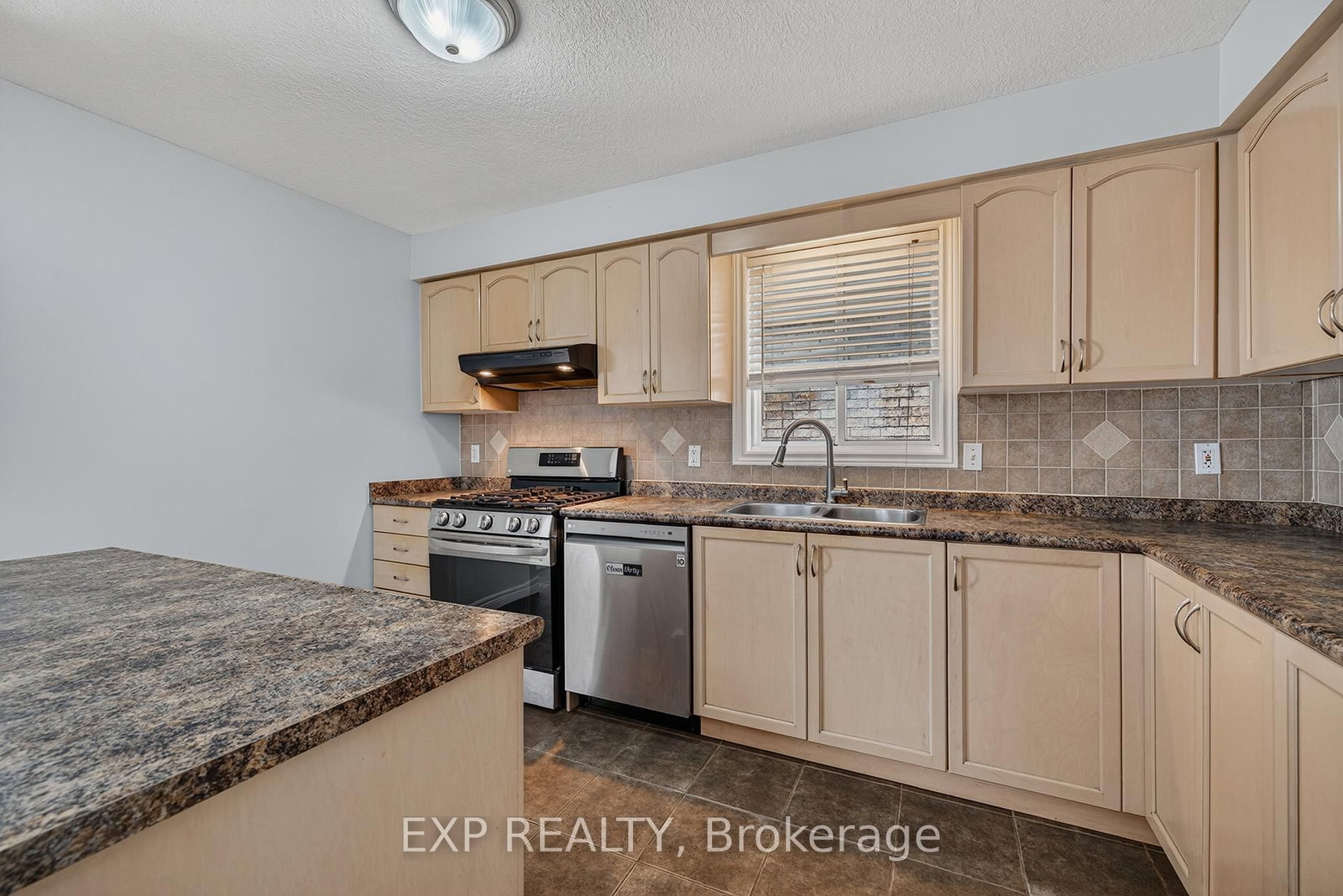 19 Sinclair Street • Guelph, ON photo 9