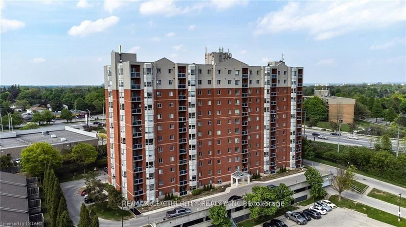 home for lease on 401-30 Chapman Court