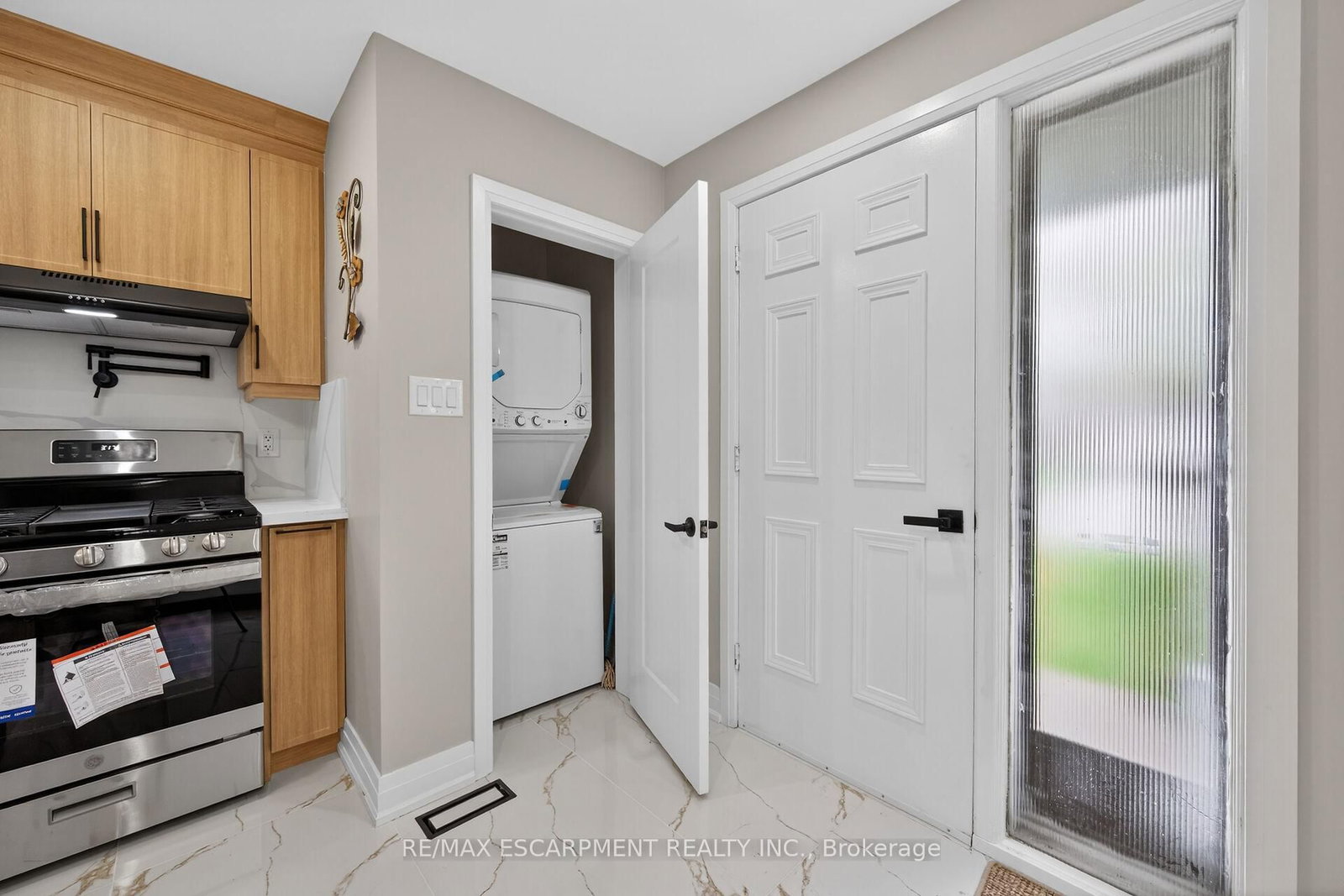 170 Fernwood Crescent - Photo 17
