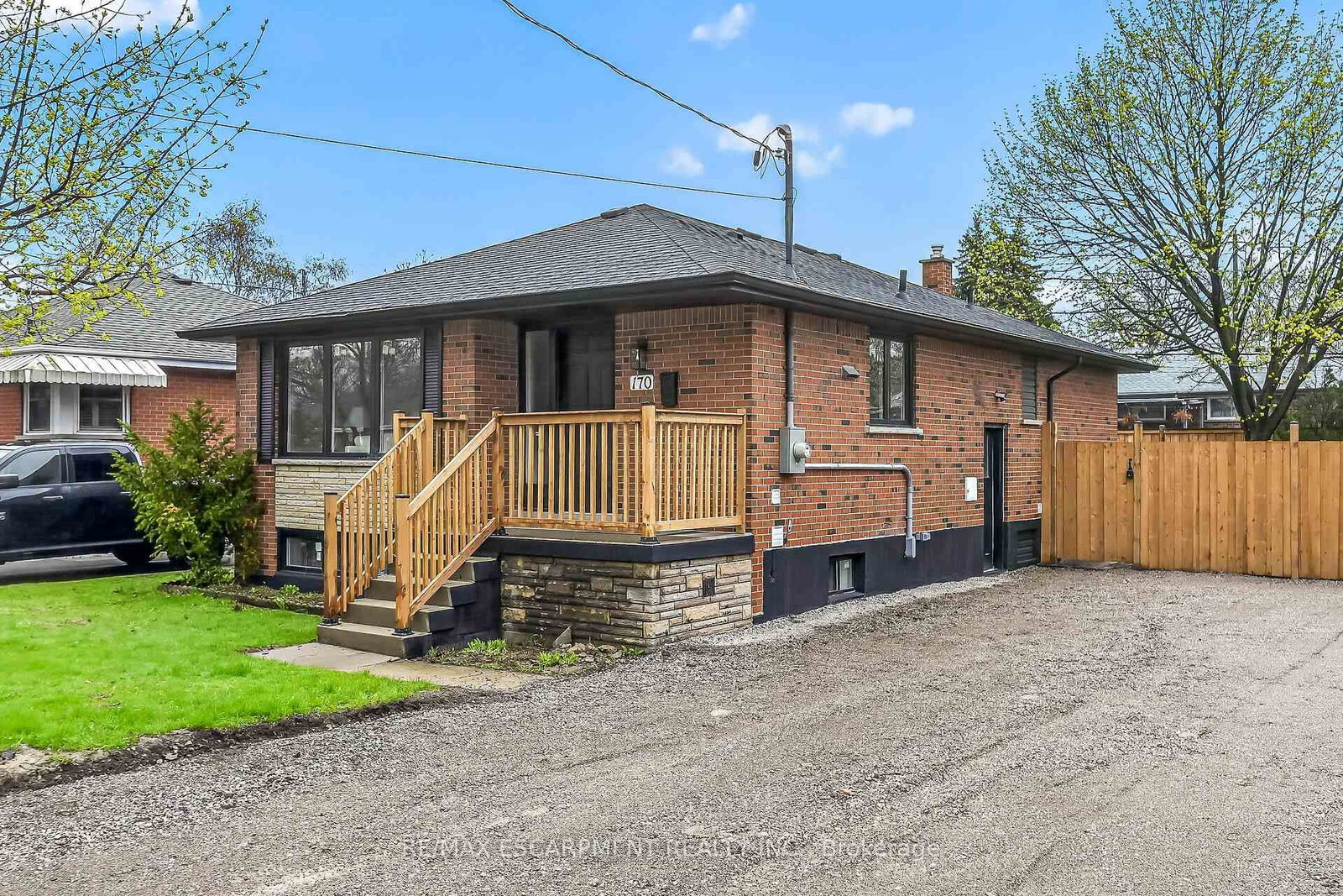170 Fernwood Crescent - Photo 2