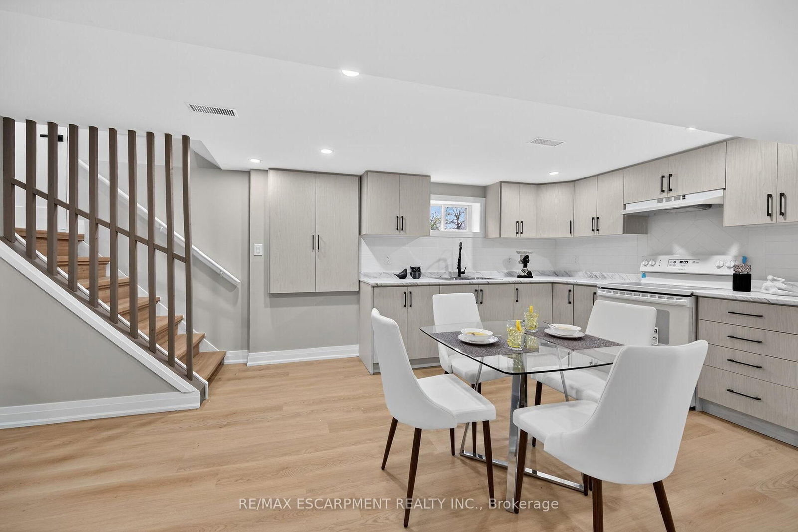170 Fernwood Crescent - Photo 30