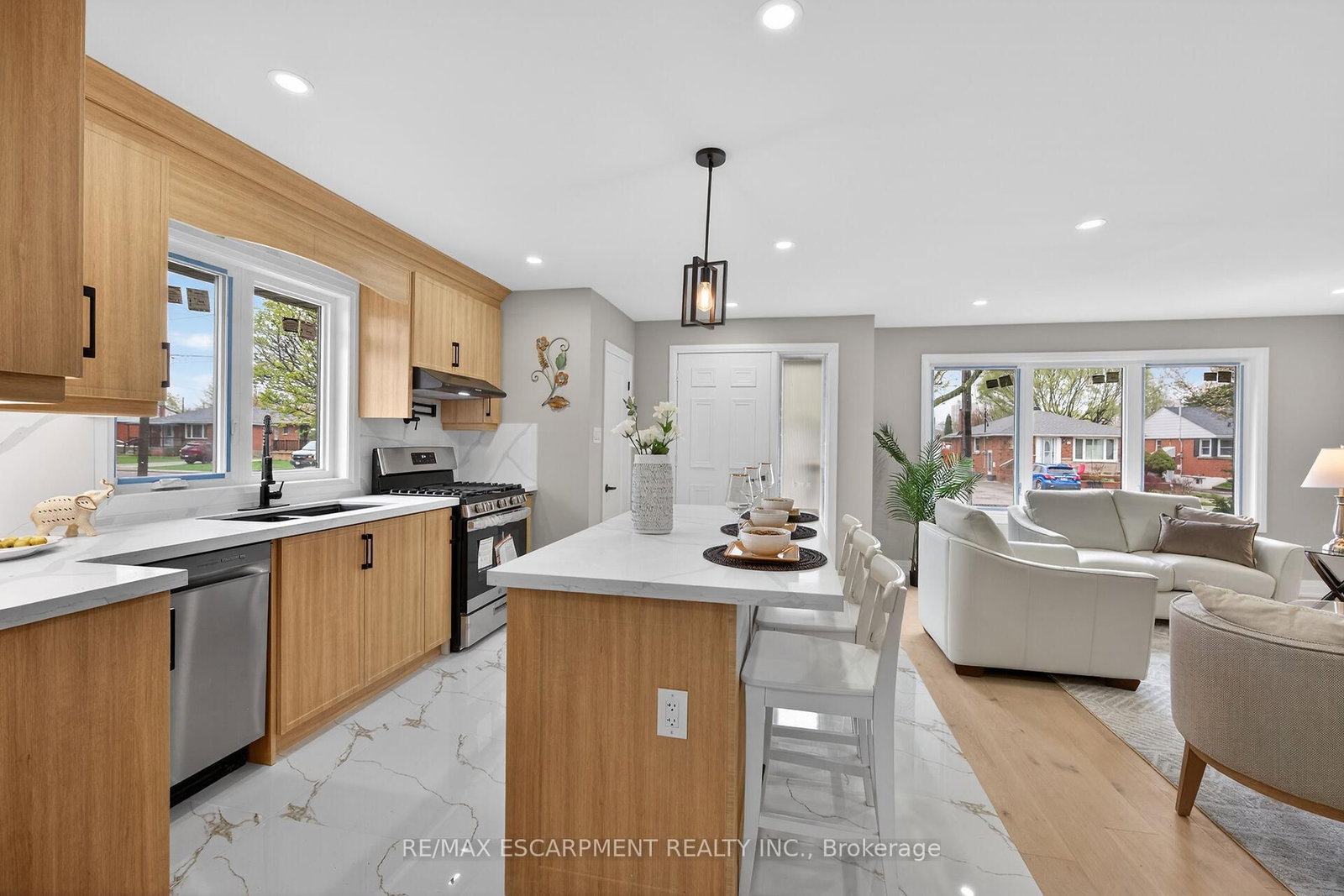 170 Fernwood Crescent - Photo 9