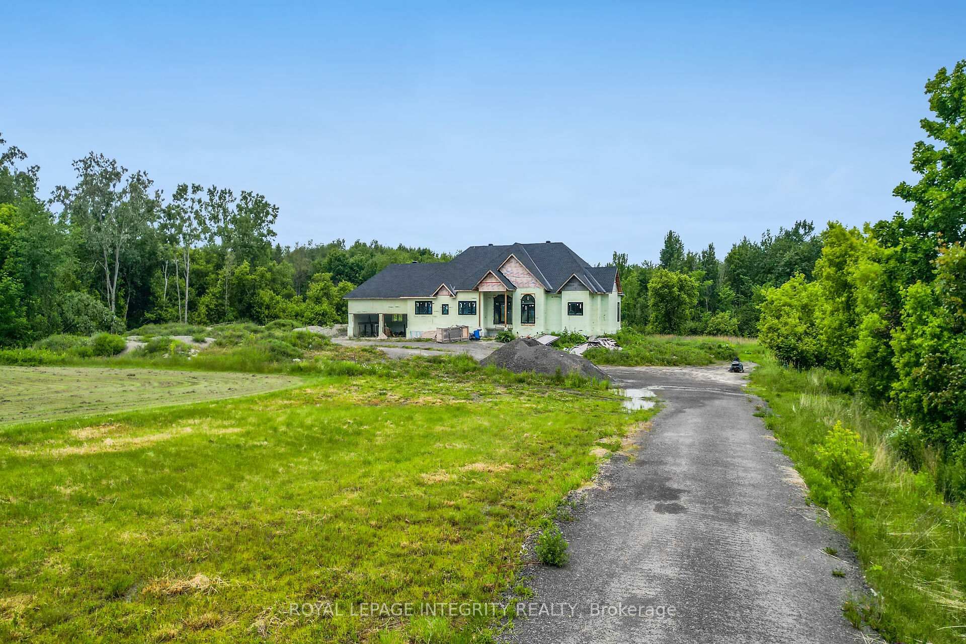 1695 Old Montreal Road, Ottawa, ON