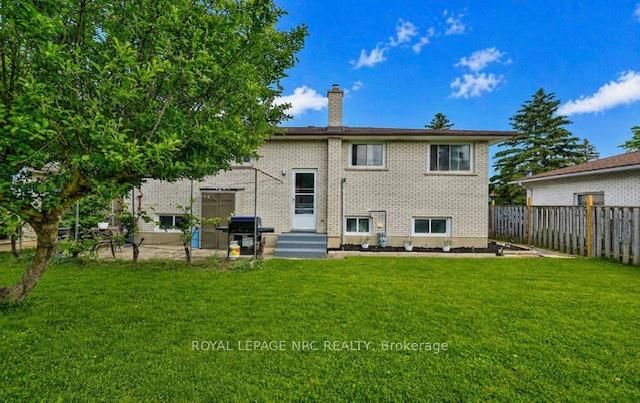 23 NORTHGATE Dr, Welland, L3C 5Y2 | Image 2