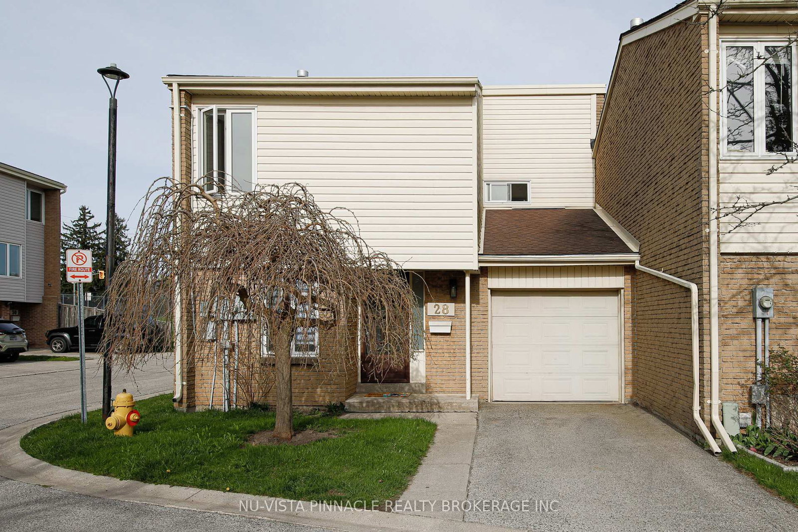 Townhouse for sale at 28-700 Osgoode Drive, London South, Ontario, N6E 2H1 - South Y - MLS: X13057346