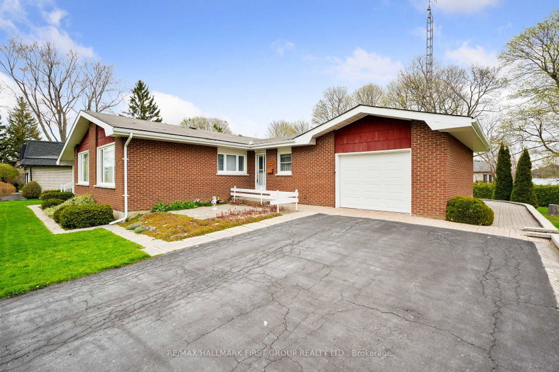 12 Maplewood Boulevard