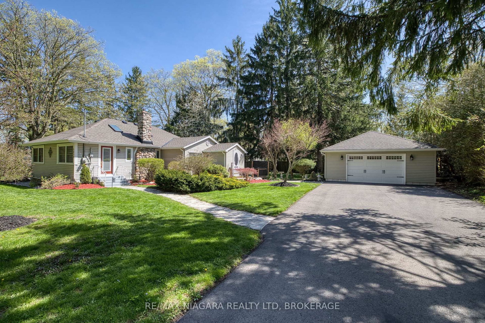 Detached House for sale at 3039 Shawnee Trail, Fort Erie, Ontario, L0S 1N0 - Ridgeway - MLS: X13057470