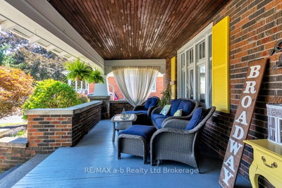 347 Broadway Street — photo 4
