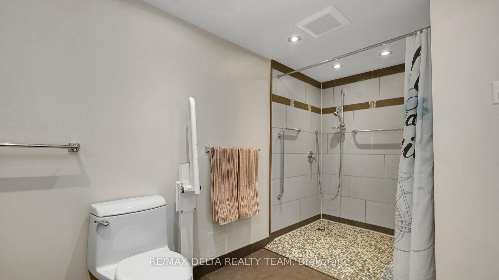 555 Brittany Drive, Unit 1001 - Photo 21