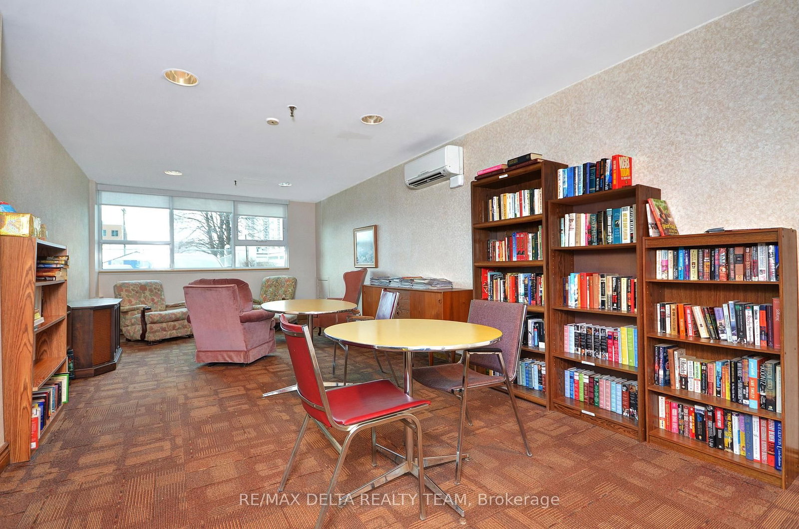 555 Brittany Drive, Unit 1001 - Photo 36