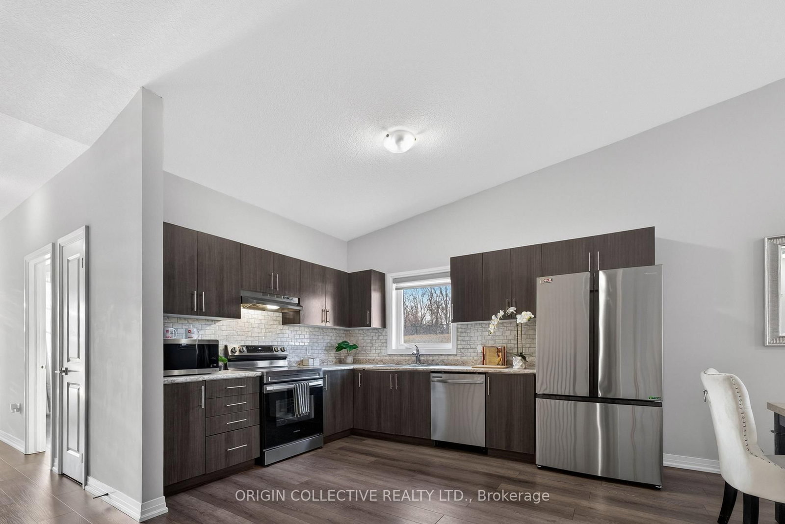550 Grey Street W, Unit 10 - Photo 6