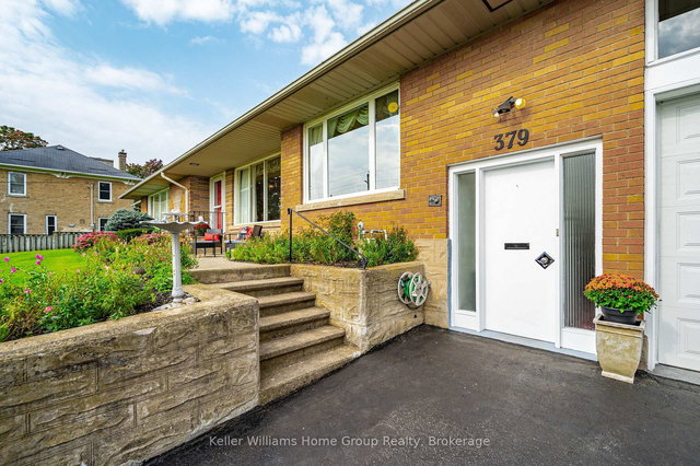 379 St Patrick Street W