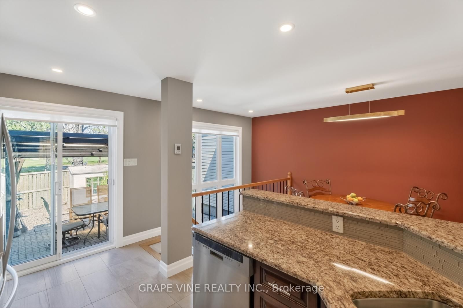 142 College Circle • Ottawa, ON photo 15